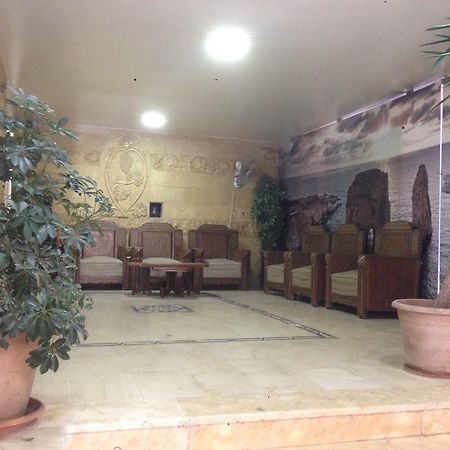 Alaamira Furnished Apartments Beiroet Buitenkant foto