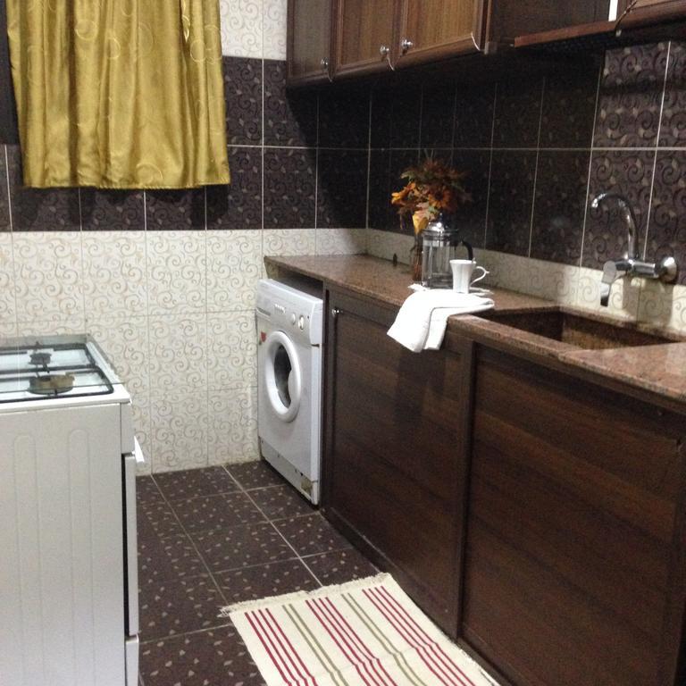 Alaamira Furnished Apartments Beiroet Buitenkant foto