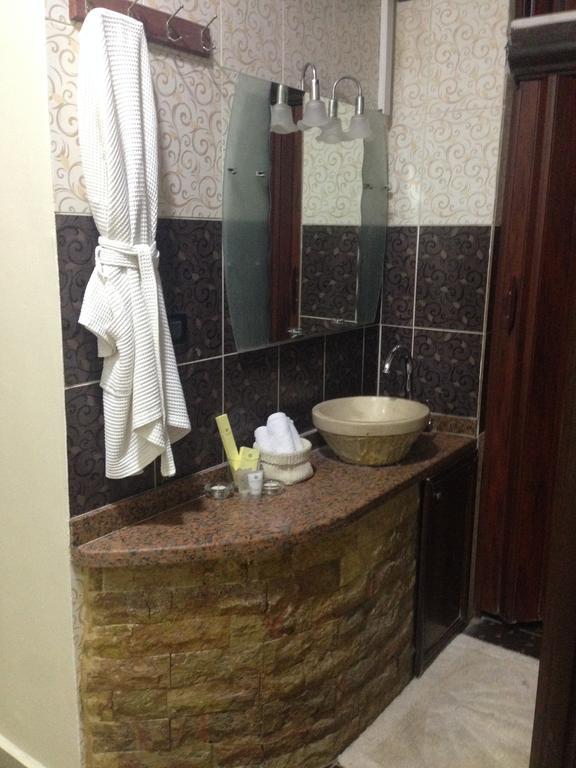 Alaamira Furnished Apartments Beiroet Buitenkant foto