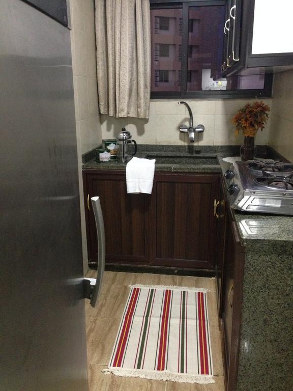 Alaamira Furnished Apartments Beiroet Buitenkant foto