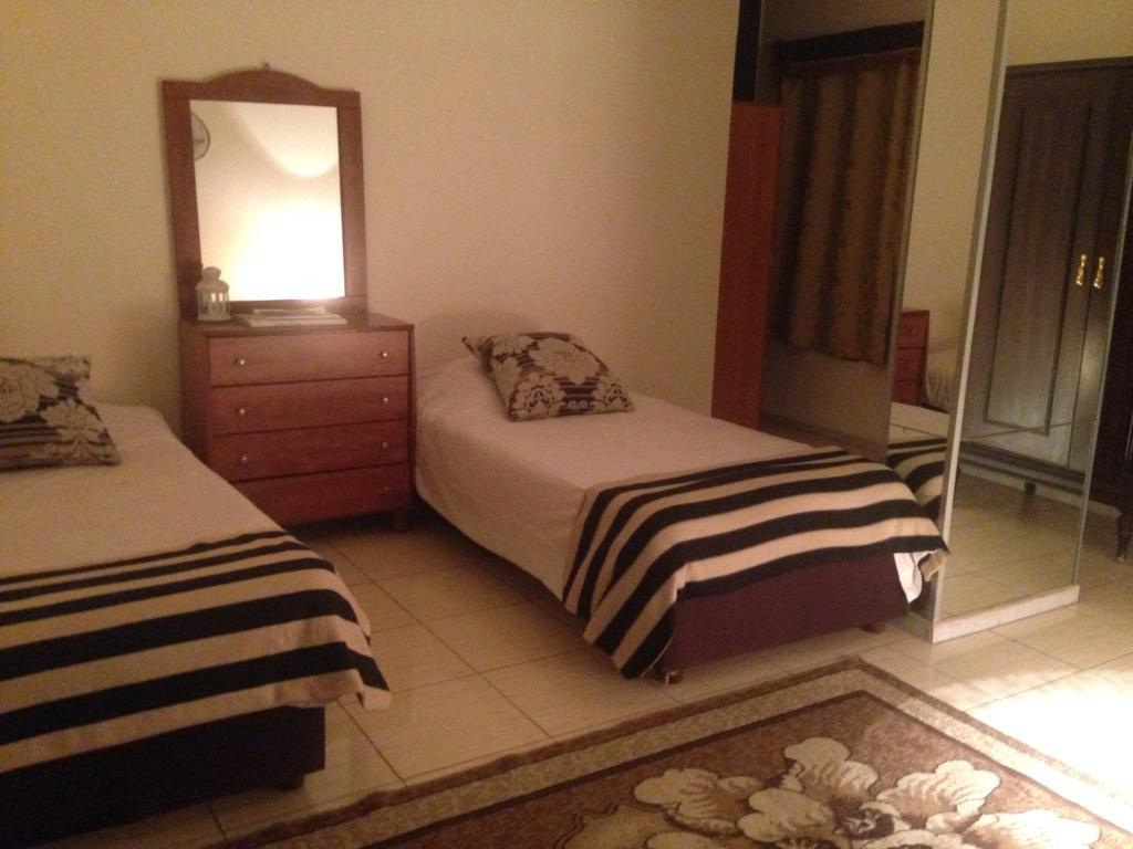 Alaamira Furnished Apartments Beiroet Buitenkant foto