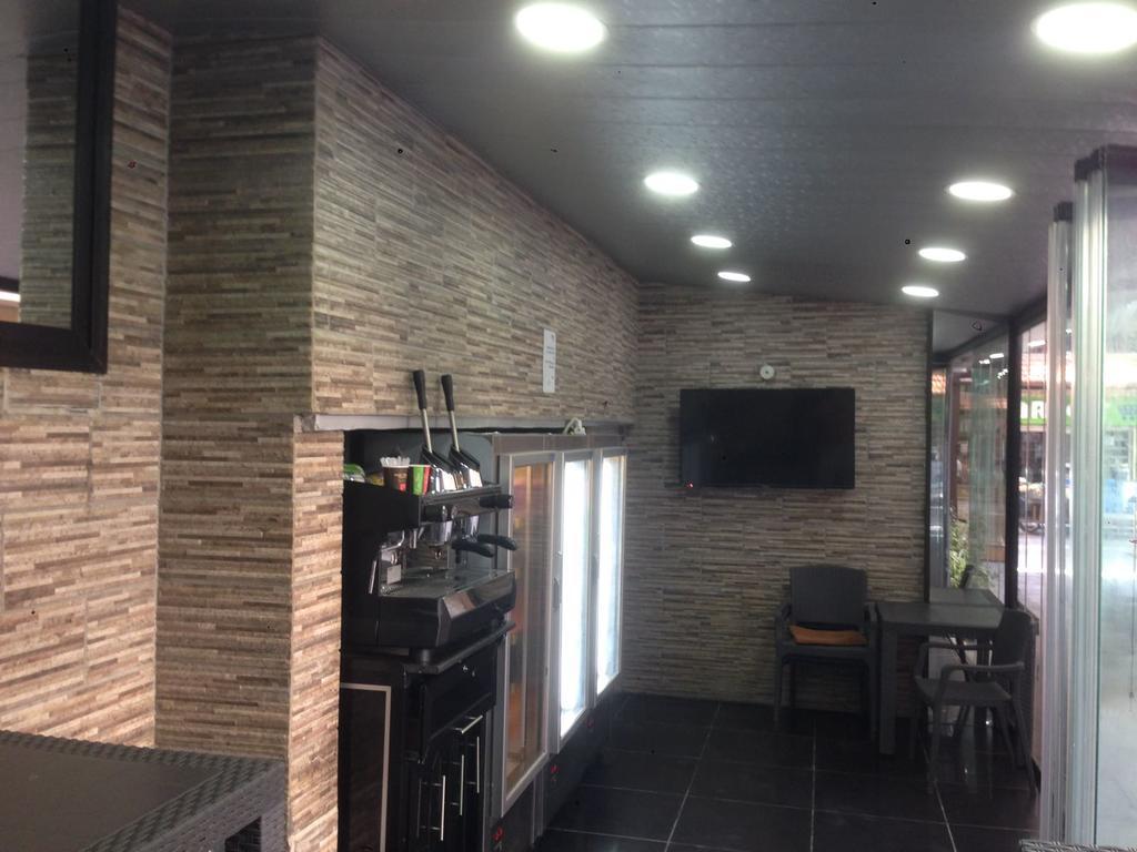 Alaamira Furnished Apartments Beiroet Buitenkant foto
