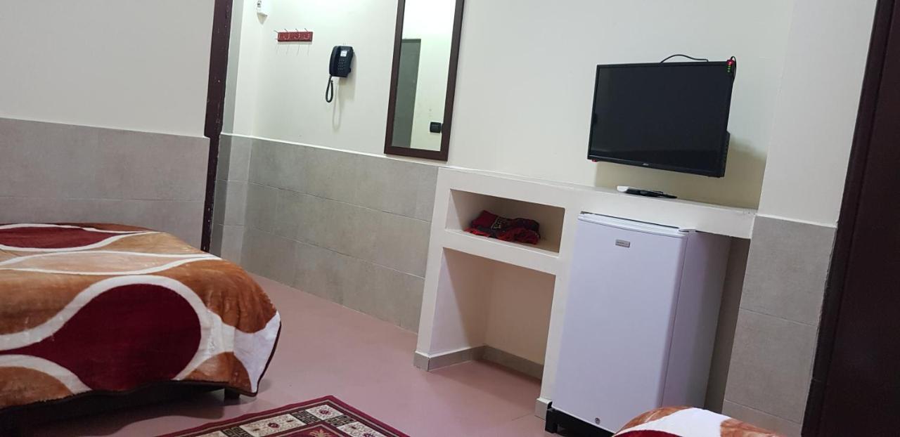 Alaamira Furnished Apartments Beiroet Buitenkant foto