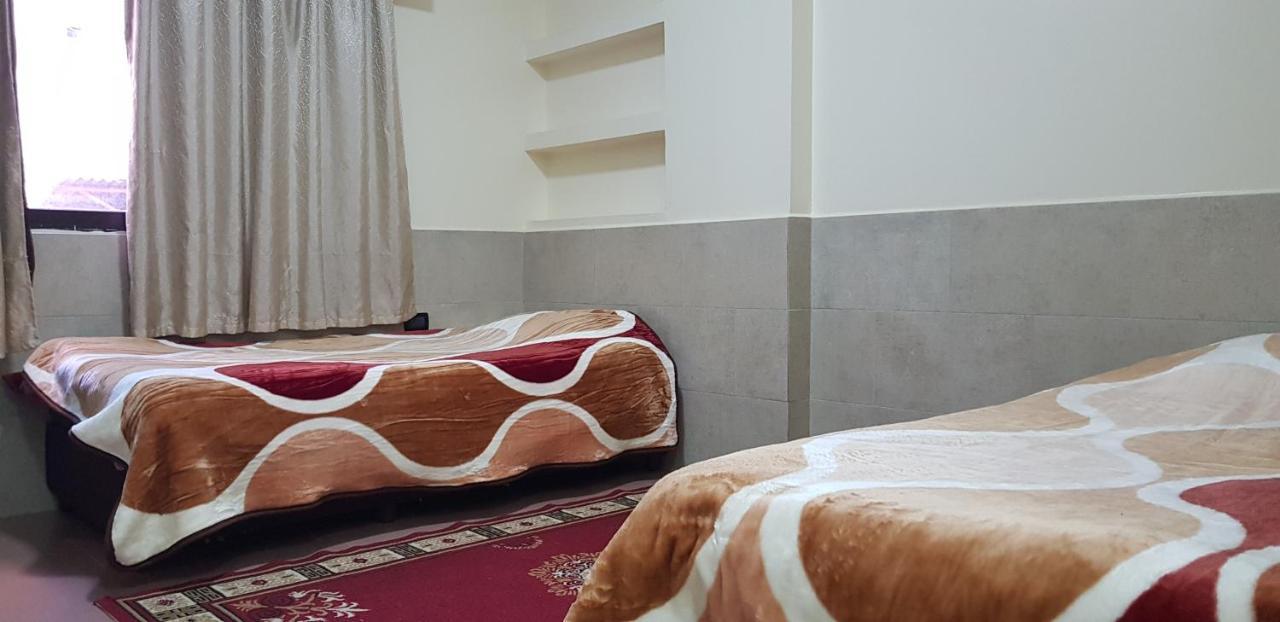 Alaamira Furnished Apartments Beiroet Buitenkant foto