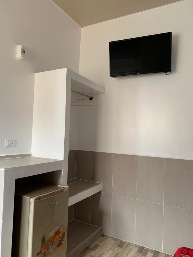 Alaamira Furnished Apartments Beiroet Buitenkant foto