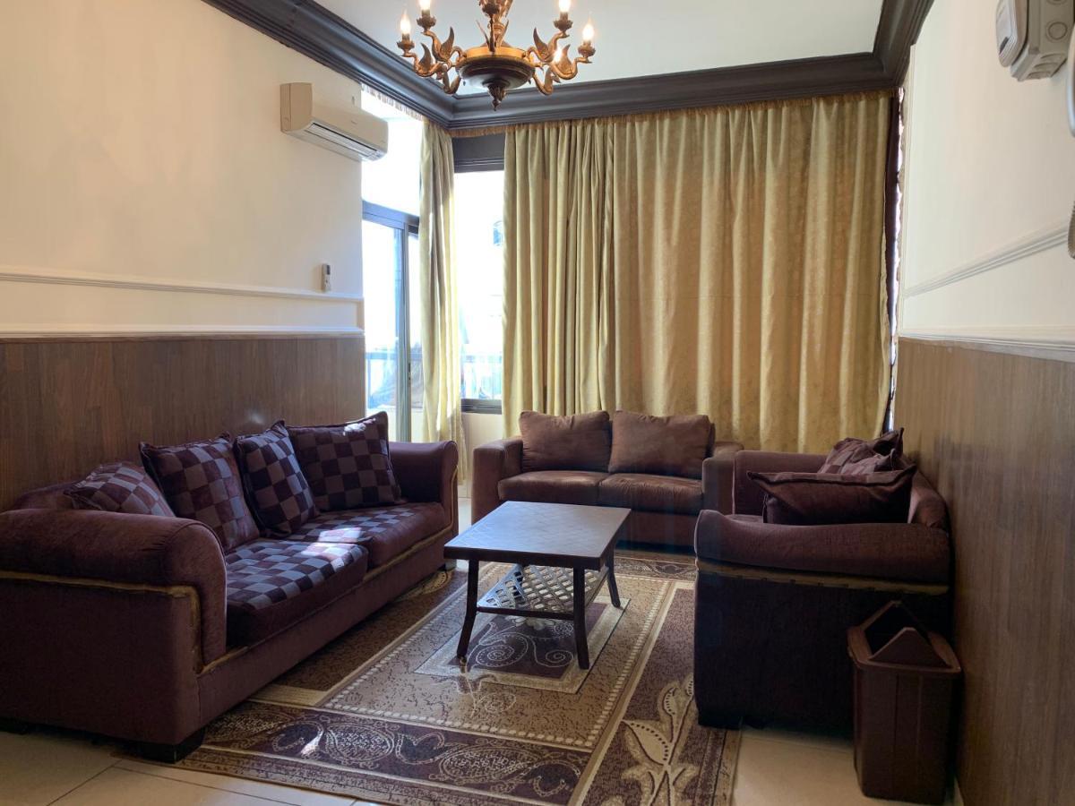 Alaamira Furnished Apartments Beiroet Buitenkant foto
